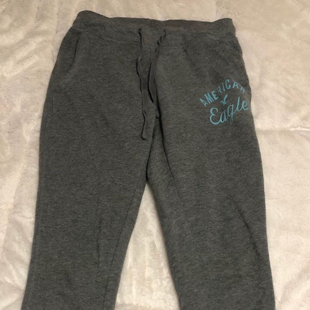american eagle joggers
